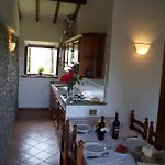 La Mandriola Фермерский дом *