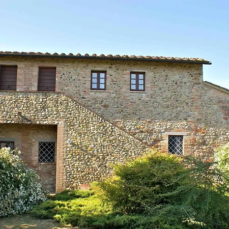 La Mandriola مزرعة للإقامة *