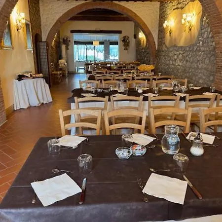 مزرعة للإقامة La Mandriola *